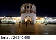 Kutafia or bridgehead tower at night, Moscow Kremlin, Russia. UNESCO World Heritage Site (2016 год). Стоковое фото, фотограф Владимир Журавлев / Фотобанк Лори