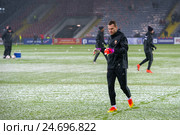 Вратарь Игорь Акинфеев (35) на разминке перед футбольным матчем Национальной футбольной лиги России ЦСКА (Москва) против Амкар (г. Пермь), стадион Арена ЦСКА.Москва, Россия. Репортаж (2016 год). Редакционное фото, фотограф Pukhov K / Фотобанк Лори