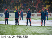 Молодые футболисты перед футбольным матчем Национальной футбольной лиги России ЦСКА (Москва) против Амкар (г. Пермь), стадион Арена ЦСКА.Москва, Россия. Репортаж (2016 год). Редакционное фото, фотограф Pukhov K / Фотобанк Лори