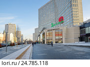Зимний вид на улицу Новый Арбат в Москве (2016 год). Редакционное фото, фотограф Елена Коромыслова / Фотобанк Лори