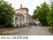 Старое здание водогрязелечебницы. Саки крым (2016 год). Редакционное фото, фотограф Александр Щепин / Фотобанк Лори