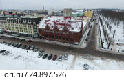 Полет на Рыночной площадью к проспекту Ленина в зимнее время года. Выборг (2017 год). Редакционное видео, видеограф Кекяляйнен Андрей / Фотобанк Лори