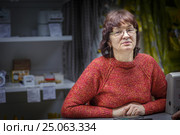 Продавец магазина "Газтехника" (2017 год). Редакционное фото, фотограф Акиньшин Владимир / Фотобанк Лори