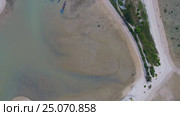 Top view aerial video of cape and sea in Thailand. Стоковое видео, видеограф Михаил Коханчиков / Фотобанк Лори