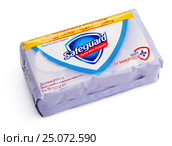 Bar of Safeguard delicate soap isolated on white (2017 год). Редакционное фото, фотограф Роман Самохин / Фотобанк Лори