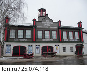 Пожарное депо начала 20 века в селе Вятское Ярославской области (2016 год). Редакционное фото, фотограф Елена Орлова / Фотобанк Лори
