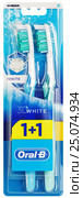 MOSCOW, RUSSIA - FEBRUARY 5, 2017: Top view of Oral-B 3D white toothbrushe packaging isolated on white background with clipping path. Oral-B has been part of the Procter & Gamble company. Редакционное фото, фотограф Роман Самохин / Фотобанк Лори