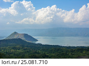 Taal Volcano, Luzon Island of the Philippines. Стоковое фото, фотограф Ершов Максим / Фотобанк Лори