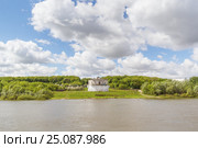 Водозабор на берегу реки Ока. Стоковое фото, фотограф Дмитрий Тищенко / Фотобанк Лори