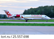 Canadair CL-600-2B19 Regional Jet CRJ-200ER (бортовой VQ-BFF) авиакомпании AirVolga на взлете в Домодедове (2011 год). Редакционное фото, фотограф Alexei Tavix / Фотобанк Лори