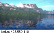 View from boat on Cheow Lan lake in Thailand (2017 год). Стоковое видео, видеограф Михаил Коханчиков / Фотобанк Лори