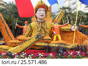 Лазурный берег. Курортный город Ментона (Menton). 84-ый ежегодный фестиваль лимона. Тема "Бродвей". Гигантская композиция из лимонов и апельсинов на тему мюзикла "Отверженные" (2017 год). Редакционное фото, фотограф Татьяна Лата / Фотобанк Лори
