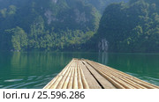 Bamboo rafts on Cheow Lan lake, Thailand (2017 год). Стоковое видео, видеограф Михаил Коханчиков / Фотобанк Лори