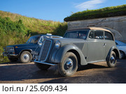 "Опель-Олимпия" 1935 года - участник выставки ретро автомобилей "Фортуна-2016" в Кронштадте. Редакционное фото, фотограф Виктор Карасев / Фотобанк Лори