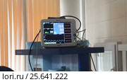 ECG Monitor during surgical operation. Стоковое видео, видеограф Никита Буйда / Фотобанк Лори