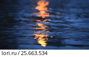 The play of light in dark water. Стоковое видео, видеограф Яна Королёва / Фотобанк Лори