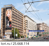 Москва. Садовое кольцо, улица Земляной Вал (2010 год). Редакционное фото, фотограф Алёшина Оксана / Фотобанк Лори