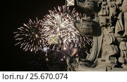 Fragment monument to Peter the Great and fireworks, Moscow, Russia-- located at the western confluence of the Moskva River and the Vodootvodny Canal in central Moscow (2017 год). Редакционное видео, видеограф Владимир Журавлев / Фотобанк Лори