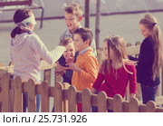 kids playing at Dead man in street. Стоковое фото, фотограф Яков Филимонов / Фотобанк Лори