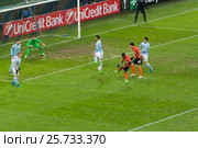 A dangerous moment at the gate Celta (2017 год). Редакционное фото, фотограф Валентин Лещименко / Фотобанк Лори