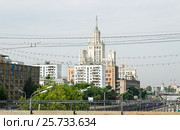 Высотное здание на Котельнической набережной. Вид с Высокояузского моста (2010 год). Стоковое фото, фотограф Алёшина Оксана / Фотобанк Лори