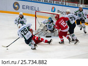 D. Khlystov (29) defend the gate. Редакционное фото, фотограф Alexander Mirt / Фотобанк Лори
