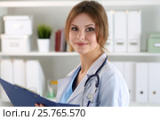 Female medicine doctor at her office. Стоковое фото, фотограф Людмила Дутко / Фотобанк Лори