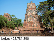 Руины старинного буддистского храма Wat Phra Ram солнечным днем. Аютхая, Таиланд (2017 год). Стоковое фото, фотограф Виктор Карасев / Фотобанк Лори