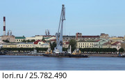 Буксир-кантовщик проекта 90600 перемещает по Неве плавучий кран ПК-13035 (Проект Д-9040) (2016 год). Редакционное видео, видеограф Сергей Дубров / Фотобанк Лори