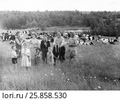 На пастбище. 1968. Редакционное фото, фотограф Зобков Юрий / Фотобанк Лори