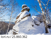 Скала с православным крестом. Гора Церковка. Курорт Белокуриха, Алтай, Россия (2017 год). Стоковое фото, фотограф Николай Коржов / Фотобанк Лори