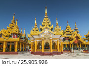 Shwedagon Paya is the most sacred golden buddhist pagoda in Yangon, Myanmar. Стоковое фото, агентство BE&W Photo / Фотобанк Лори