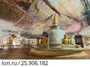 Cave of the Great Kings, Dambulla Cave Temples, UNESCO World Heritage Site, Central Province, Sri Lanka, Asia. Стоковое фото, агентство BE&W Photo / Фотобанк Лори