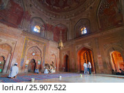 Interior of the Jama Masjid (Friday Mosque), Jami Masjid, is a 17th Century mosque in the World Heritage Site of Fatehpur Sikri in India. Стоковое фото, агентство BE&W Photo / Фотобанк Лори