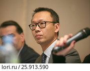 Пресс-конференция 52-ого Международного авиакосмического салона в Ле Бурже в посольстве Франции в Москве.  Директор по маркетингу  Николас Тран (Nicolas TRAN). (2017 год). Редакционное фото, фотограф Александр С. Курбатов / Фотобанк Лори
