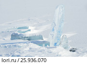 Россия, Сибирь, одиночные торосы на Байкале. Стоковое фото, фотограф Овчинникова Ирина / Фотобанк Лори