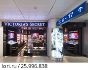 Duty free Victorias Secret, Ho Chi Minh City (2017 год). Редакционное фото, фотограф Александр Подшивалов / Фотобанк Лори