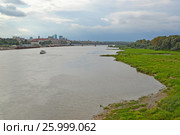 Вид на реку Вислу в пасмурный день. Варшава, Польша (2014 год). Стоковое фото, фотограф Ирина Борсученко / Фотобанк Лори