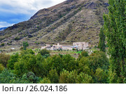 School look like fortress in Khertvisi. Georgia (2016 год). Стоковое фото, фотограф Elena Odareeva / Фотобанк Лори