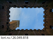 Inner yard of Palazzo Pubblico, Siena, Tuscany, Italy (2017 год). Стоковое фото, фотограф Федор Кондратенко / Фотобанк Лори