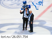 I. Bakhmutov and A. Belonozhkin on first faceoff (2016 год). Редакционное фото, фотограф Alexander Mirt / Фотобанк Лори
