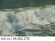 Beautiful waves of South China Sea on Dadonghai beach. Стоковое фото, фотограф Юлия Машкова / Фотобанк Лори