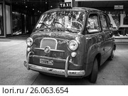 BERLIN - JUNE 14, 2015: Mini MPV Fiat 600 Multipla. Black and white. The Classic Days on Kurfuerstendamm. Редакционное фото, фотограф Sergey Kohl / Фотобанк Лори