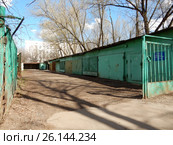 Автостоянка «Восток-5» РОО МГСА. Уральская улица, владение 6а. Район Гольяново. Москва (2017 год). Стоковое фото, фотограф lana1501 / Фотобанк Лори