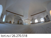 Одностолпная трапезная палата в Соловецком монастыре. Россия, Архангельская область, Приморский район, Соловки (2012 год). Редакционное фото, фотограф Яковлев Сергей / Фотобанк Лори