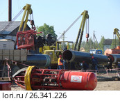 Construction of  gas pipeline on the ground. Редакционное фото, фотограф Леонид Еремейчук / Фотобанк Лори