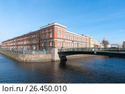 Краснофлотский мост и Крюковские казармы (Флотский экипаж). Санкт-Петербург (2017 год). Редакционное фото, фотограф Александр Щепин / Фотобанк Лори
