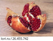 Fruit pomegranate. Стоковое фото, фотограф ElenArt / Фотобанк Лори