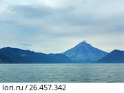Avacha Bay and Vilyuchinsky stratovolcano. Стоковое фото, фотограф Юлия Машкова / Фотобанк Лори