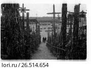 Гора крестов, Литва. Паломники. Редакционное фото, фотограф Борис Кавашкин / Фотобанк Лори